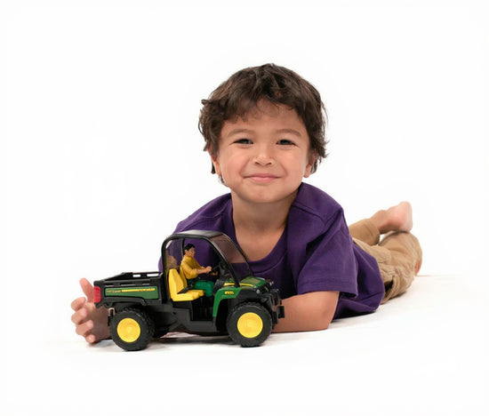 John Deere Gator XUV 855D with Driver