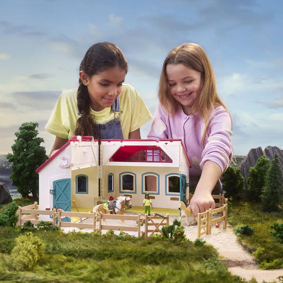 Open Stable "Little Horseshoe"