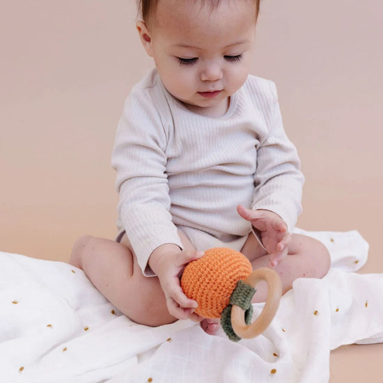 Bee Organic Muslin Swaddle