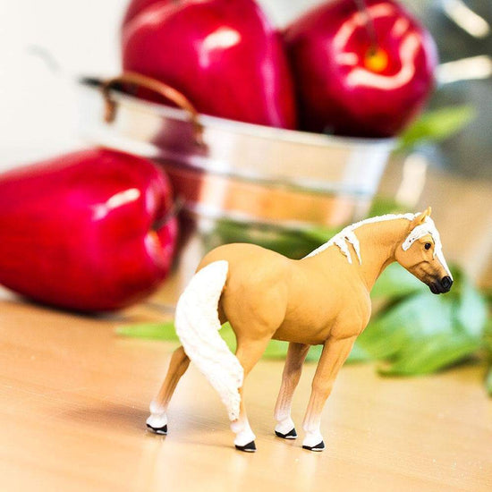 Palomino Mare Figure